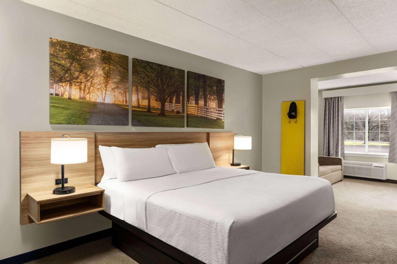 Days Inn & Suites By Wyndham Lancaster Amish Country Mountville Exterior foto