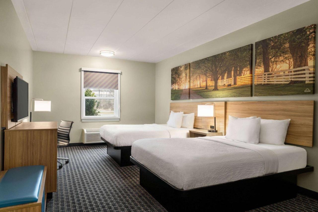 Days Inn & Suites By Wyndham Lancaster Amish Country Mountville Exterior foto