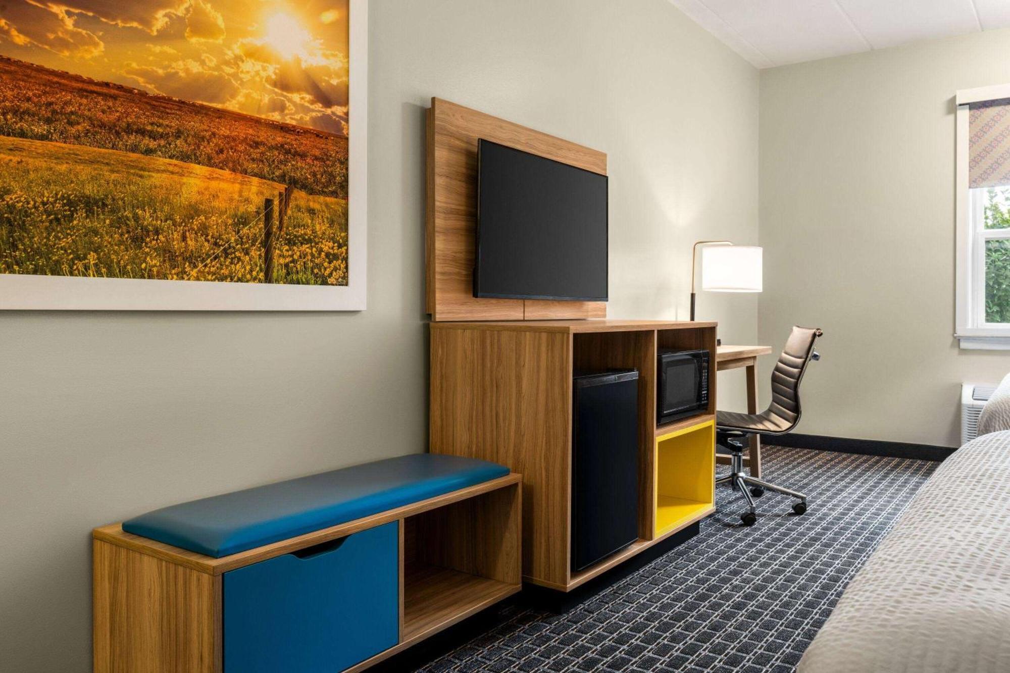 Days Inn & Suites By Wyndham Lancaster Amish Country Mountville Exterior foto