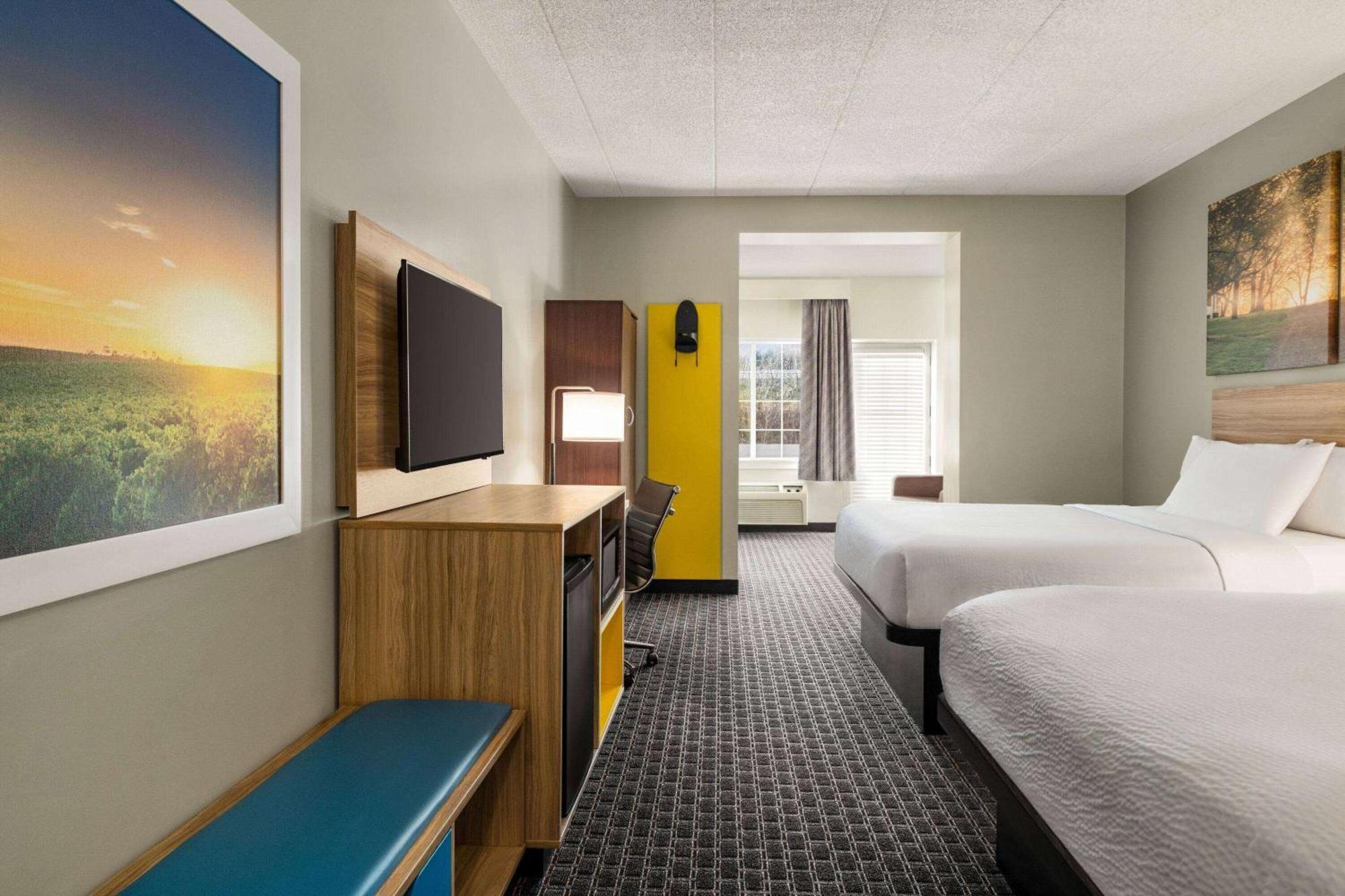 Days Inn & Suites By Wyndham Lancaster Amish Country Mountville Exterior foto