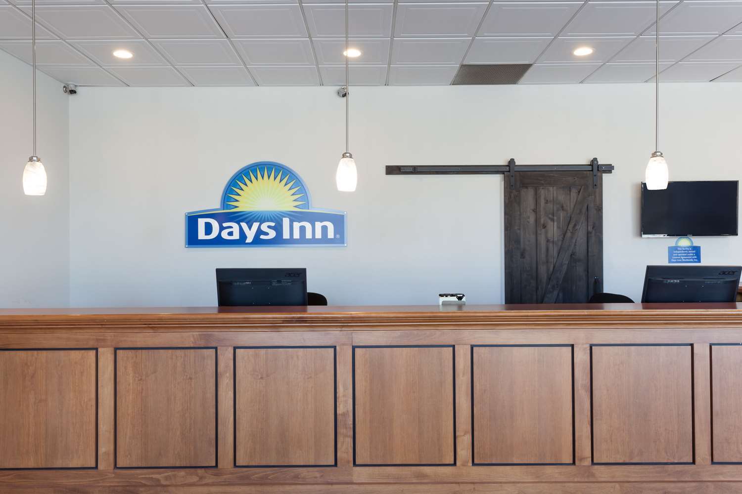 Days Inn & Suites By Wyndham Lancaster Amish Country Mountville Exterior foto